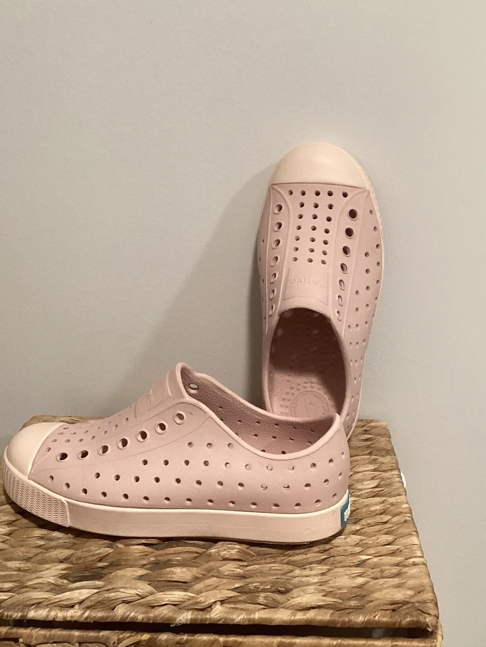 Native Kids Swim Shoes in Pale Pink